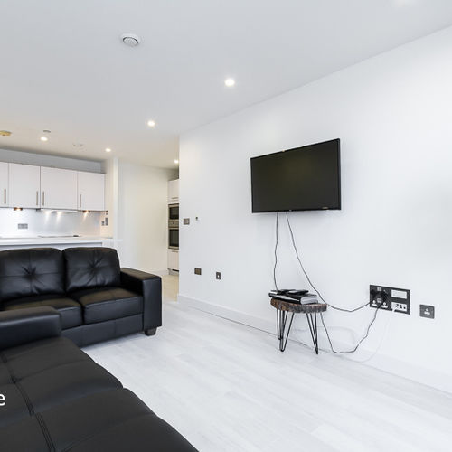 HAYES APARTMENTS CARDIFF CITY CENTRE FURNISHED TWO BEDROOM APARTMENT