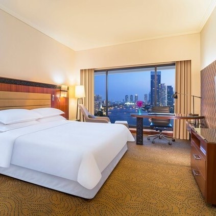 Royal Orchid Sheraton Hotel & Towers