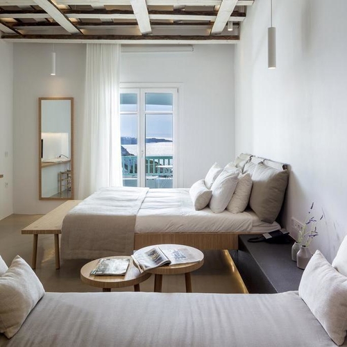 Bill & Coo Suites and Lounge