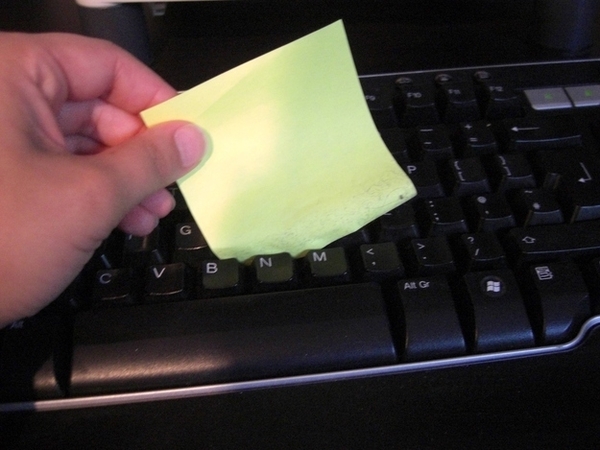 57228 post it notes to clean crap out your keyboard