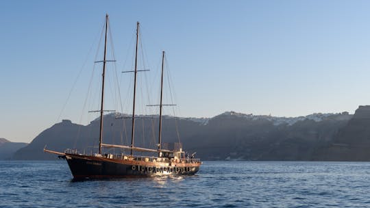 Visita turística al volcán de Santorini