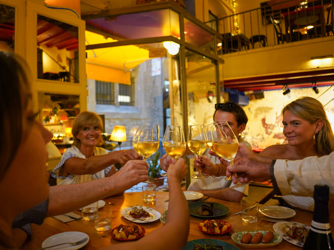 Tour de tapas e prova de vinho por Barcelona