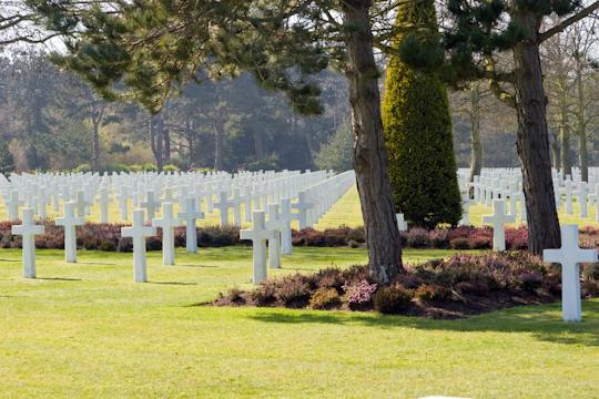 Excursión guiada de día completo desde París a los lugares históricos del Día D en Normandía