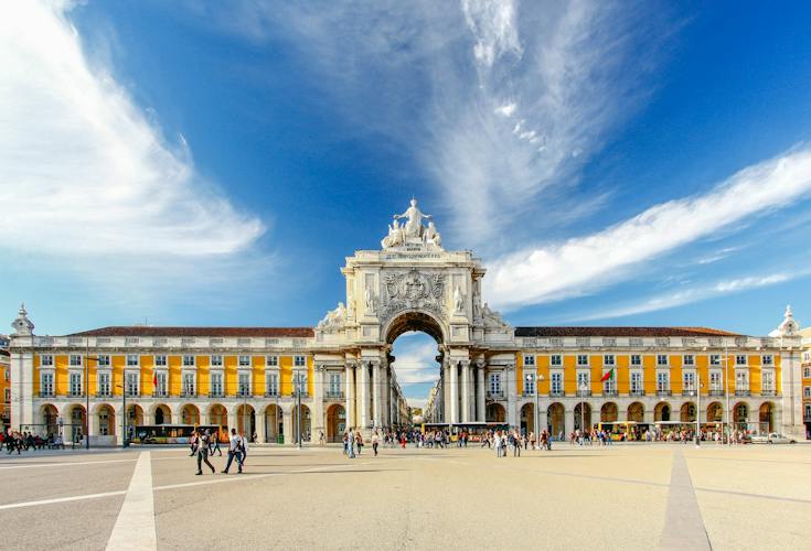Visita guiada con audioguía por Lisboa: catedral, miradores y lugares emblemáticos de la ciudad