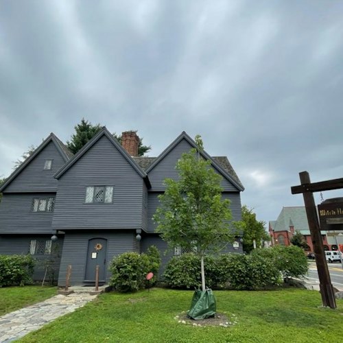 Salem: Recorrido histórico y sobre los juicios de brujas, a pie y sin guía