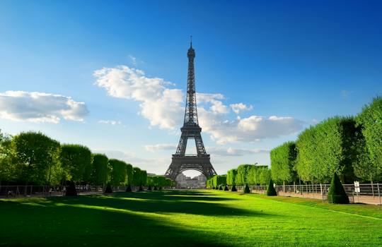 Visita guiada en audio sobre la historia y la cultura gastronómica de París, generada por IA