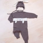 Bluum-strikkedress-og-lue-Ka-4-1.jpeg
