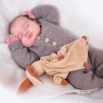Bluum-strikkedress-med-raglan-4.jpeg