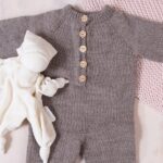 Bluum-strikkedress-med-ragla-2-1.jpeg