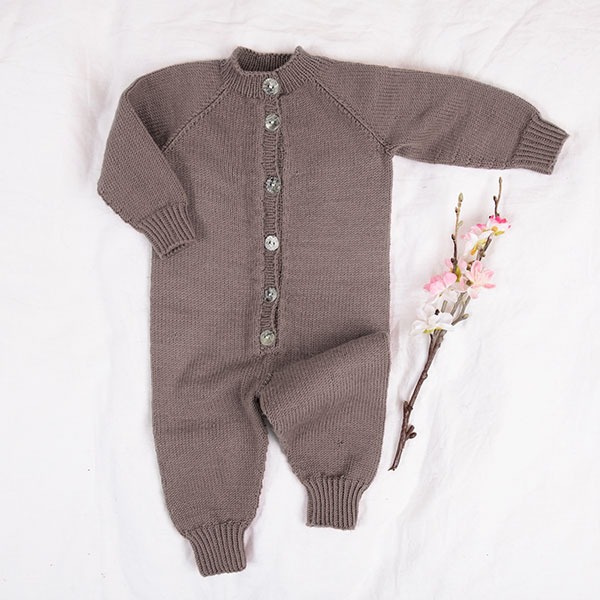 Bluum-strikkedress-med-raglan-7.jpeg