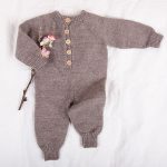 Bluum-strikkedress-med-raglan-6.jpeg