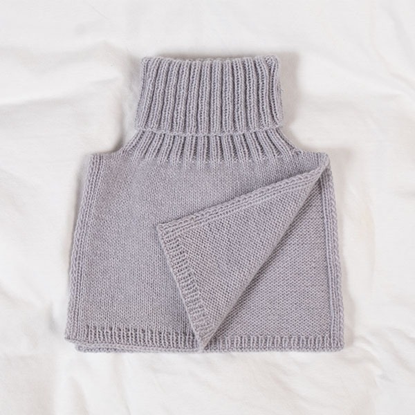 Strikkehals Maja - garnpakke fra Bluum i Solo Cashmere