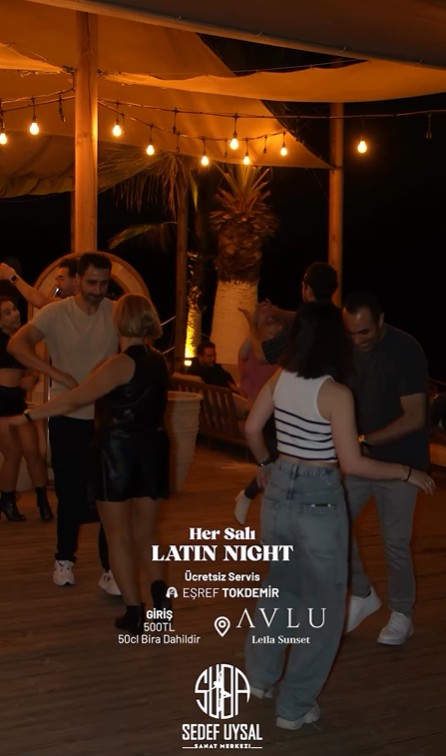 Avlu Leila Sunset latin dans gecesi