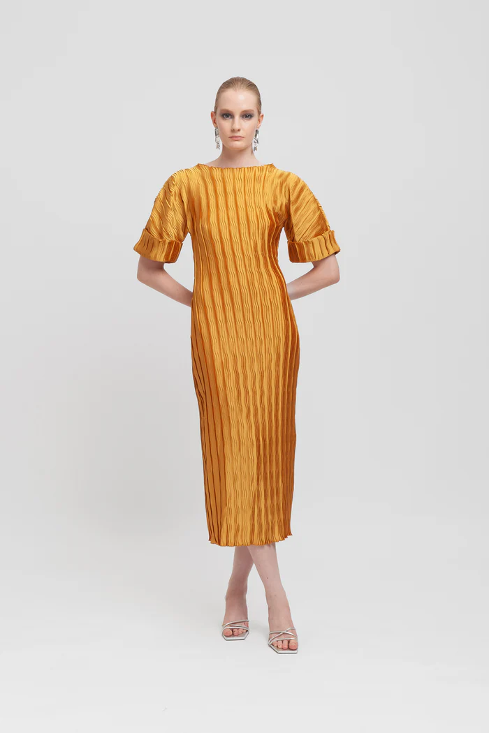 ABITO ORO PLISSETTATO
