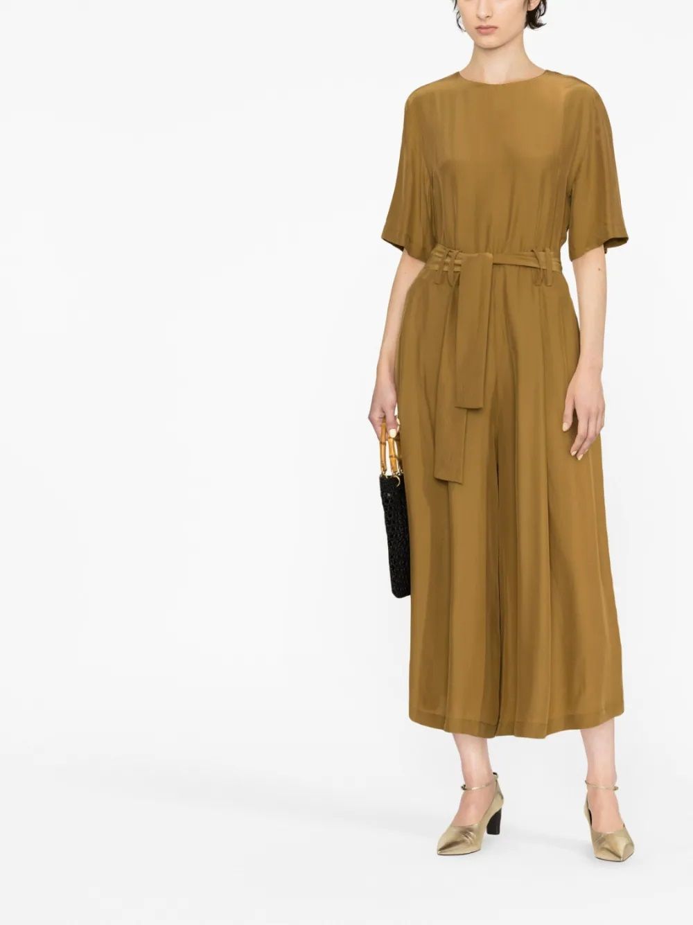 Fabiana Filippi Dress Upgrade your wardrobe with this chic Fabiana Filippi dress - round neck, short sleeves, and wide leg design. Made with 68% viscose and 32% silk, this caramel brown dress is perfect for any occasion. From the CARRY OVER season, this dress is a must-have from the FABIANA FILIPPI brand.