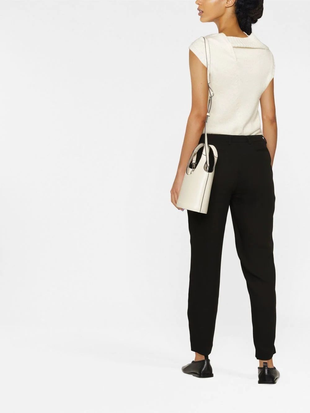 Women's Fabiana Filippi Pants  Discover timeless elegance with Fabiana Filippi's slim fit Automatico pants for women. Premium materials and sleek silhouette. Shop luxury now.