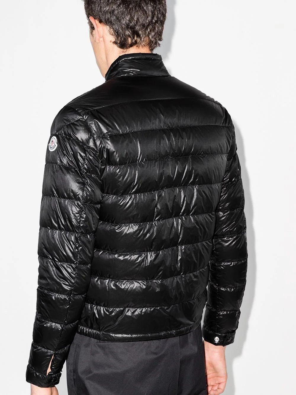 MONCLER ACORUS Giacca da Uomo Rimani al caldo con stile con questa giacca in piuma premium da uomo di un'importante marca.