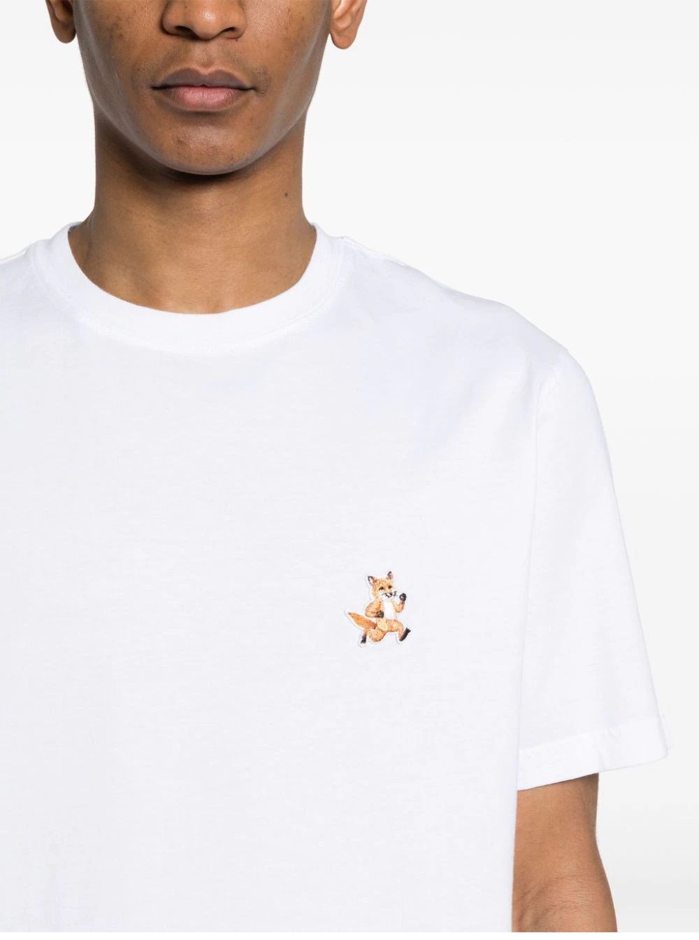 MAISON KITSUNE SPEEDY FOX men's t-Shirt Upgrade your wardrobe with this stylish men's tee from MAISON KITSUNE.