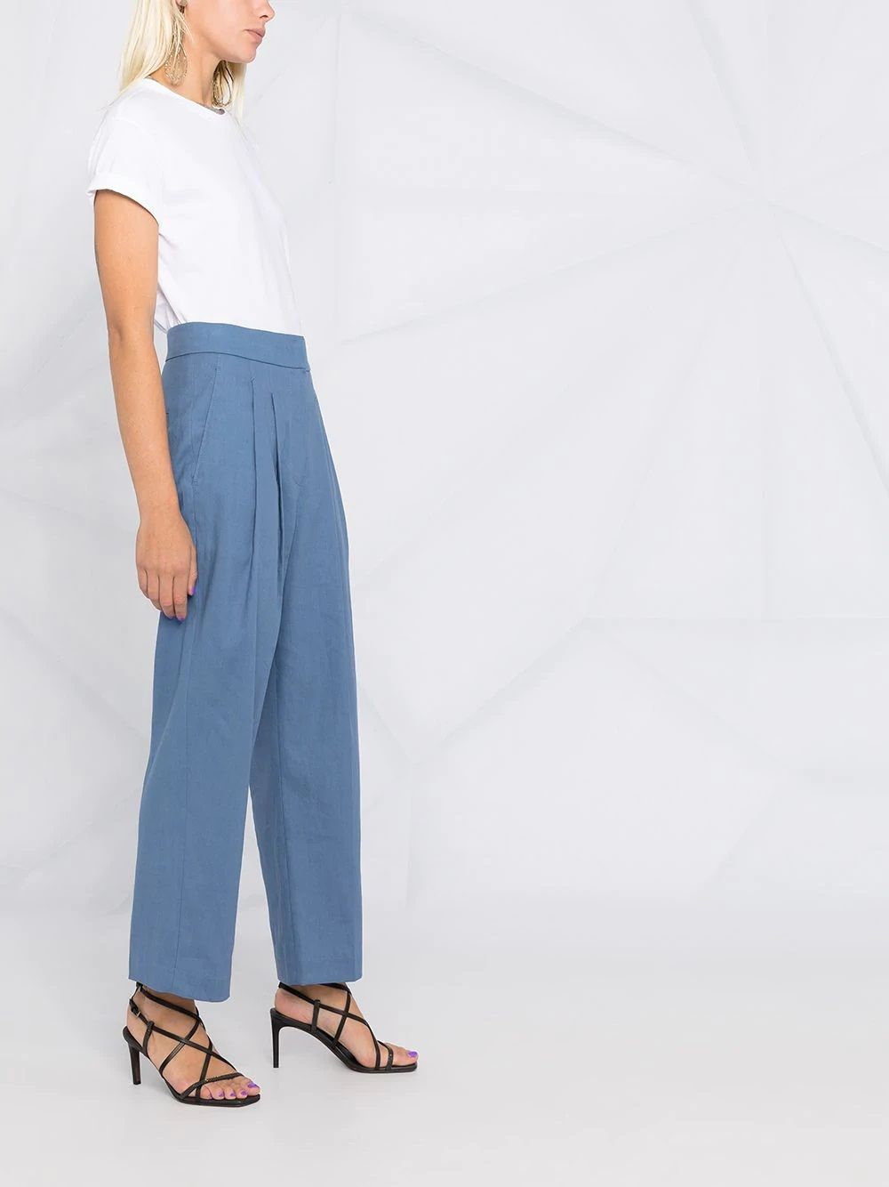 Women's White Brunello Cucinelli T-Shirt Women's T-Shirt by BRUNELLO CUCINELLI: round neck, contrasting hem, short sleeves. 93% CO, 7% EA.