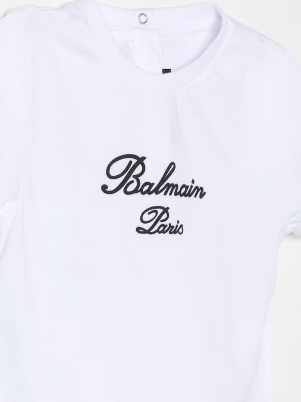BALMAIN KIDS t-shirt Aggiorna il guardaroba della tua ragazza con questa elegante maglietta SS24 di BALMAIN KIDS. Realizzata al 100% in cotone per il massimo comfort e stile. Perfetta per qualsiasi ragazza alla moda.