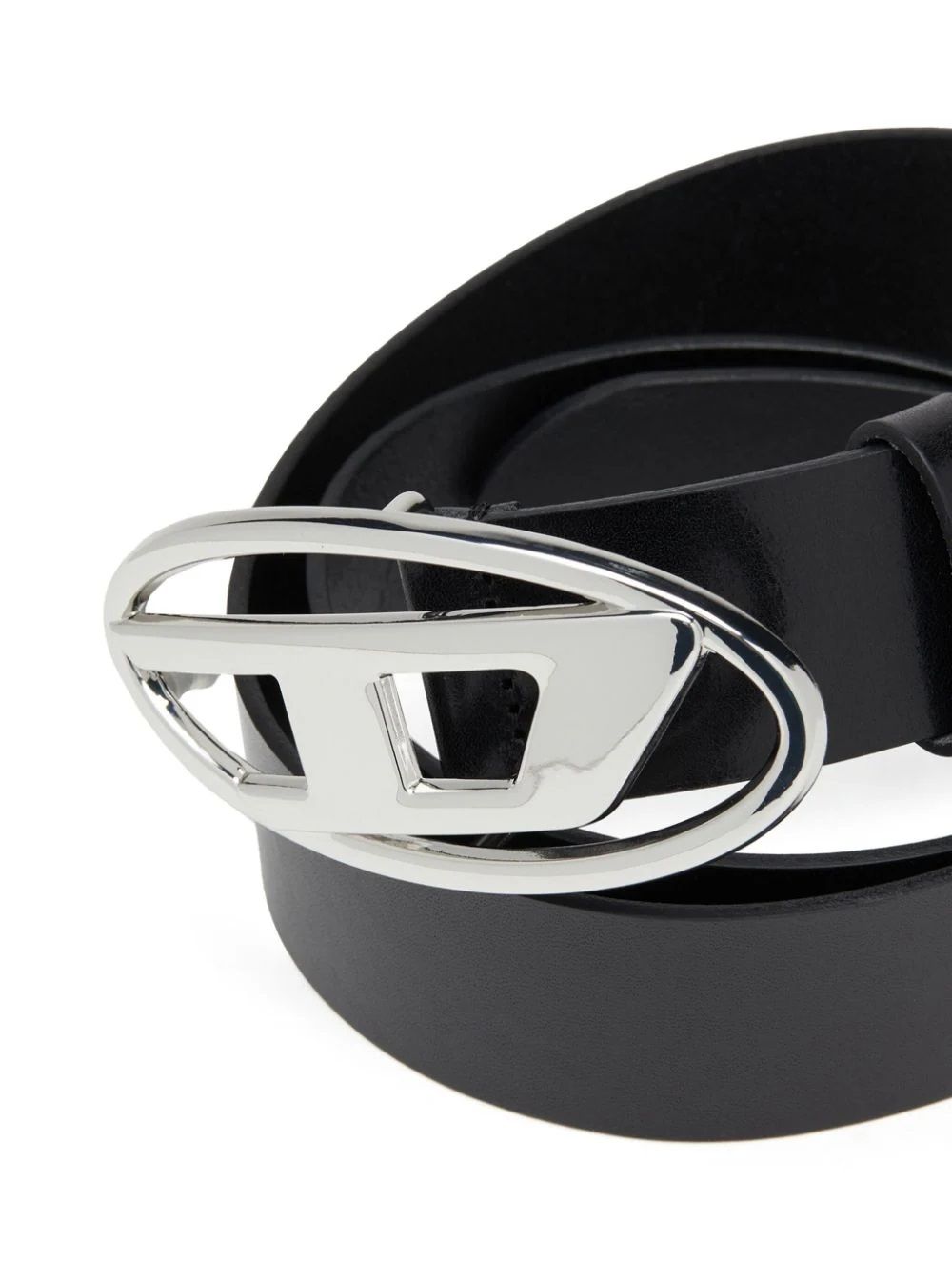 DIESEL OVAL D LOGO BELT ACCESSORIES FOR WOMEN Complete your look with this stylish oval logo belt from DIESEL's FW24 collection. Made with 100% PMU, it's the perfect accessory for any woman.