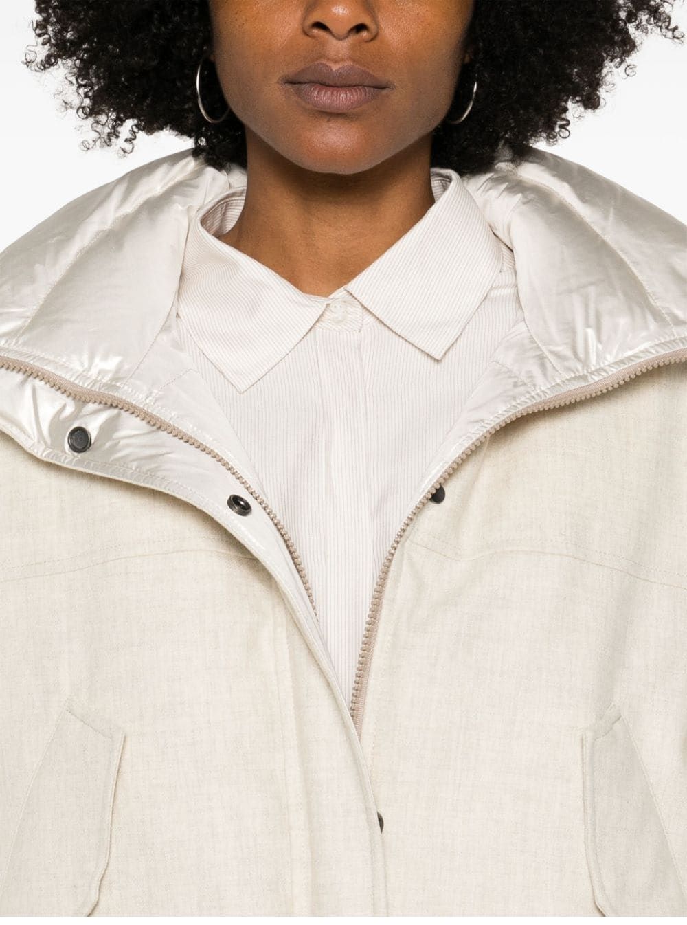 BRUNELLO CUCINELLI DOWN JACKET FOR WOMEN Stay warm and stylish this season with our reversible down jacket from Brunello Cucinelli. Made with a blend of 75%PL and 25%ME, this FW24 piece is perfect for the modern woman.
