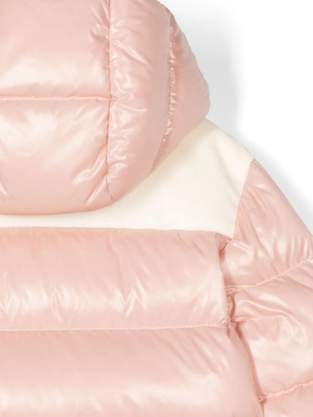 Moncler Kids LAKISHA Giacca  Rimani al caldo e alla moda con questa giacca Moncler Kids in piumino. Realizzata al 100% in poliammide, è perfetta per la stagione FW24. Acquista ora!