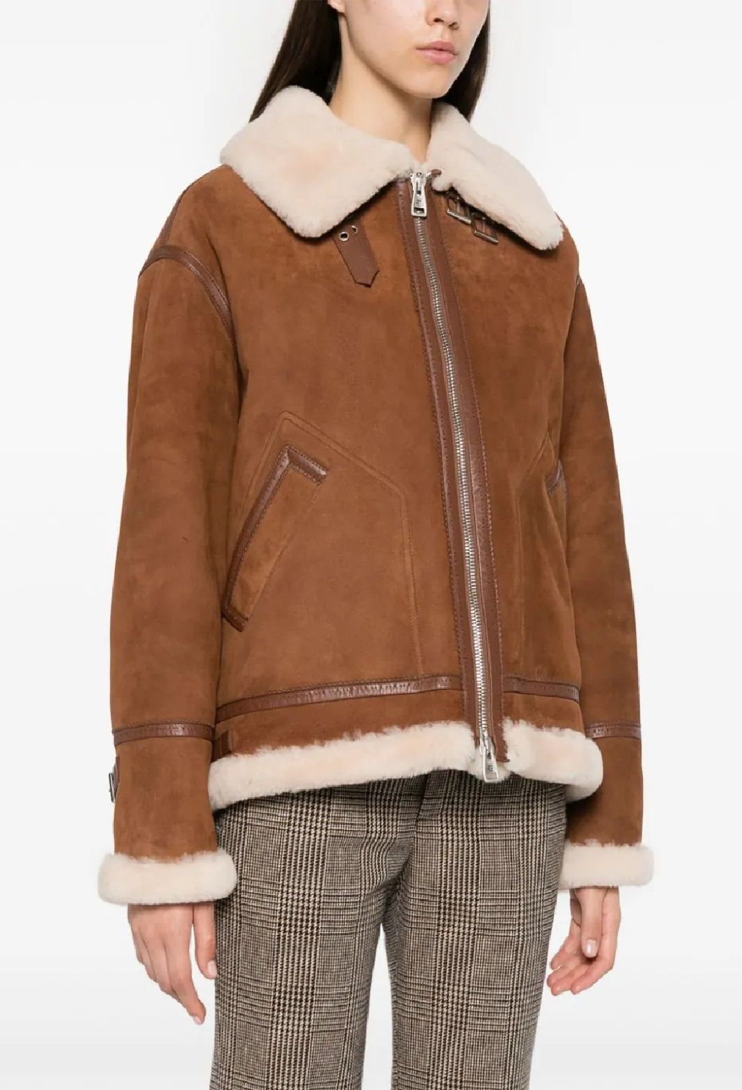 ERMANNO SCERVINO GIACCA da donna Rimani al caldo con stile grazie a questo lussuoso giubbotto in pelle di pecora con imbottitura in piuma di Ermanno Scervino. Realizzato al 100% in pelle di agnello, è il perfetto complemento per il tuo guardaroba invernale. Per la donna alla moda di FW24.