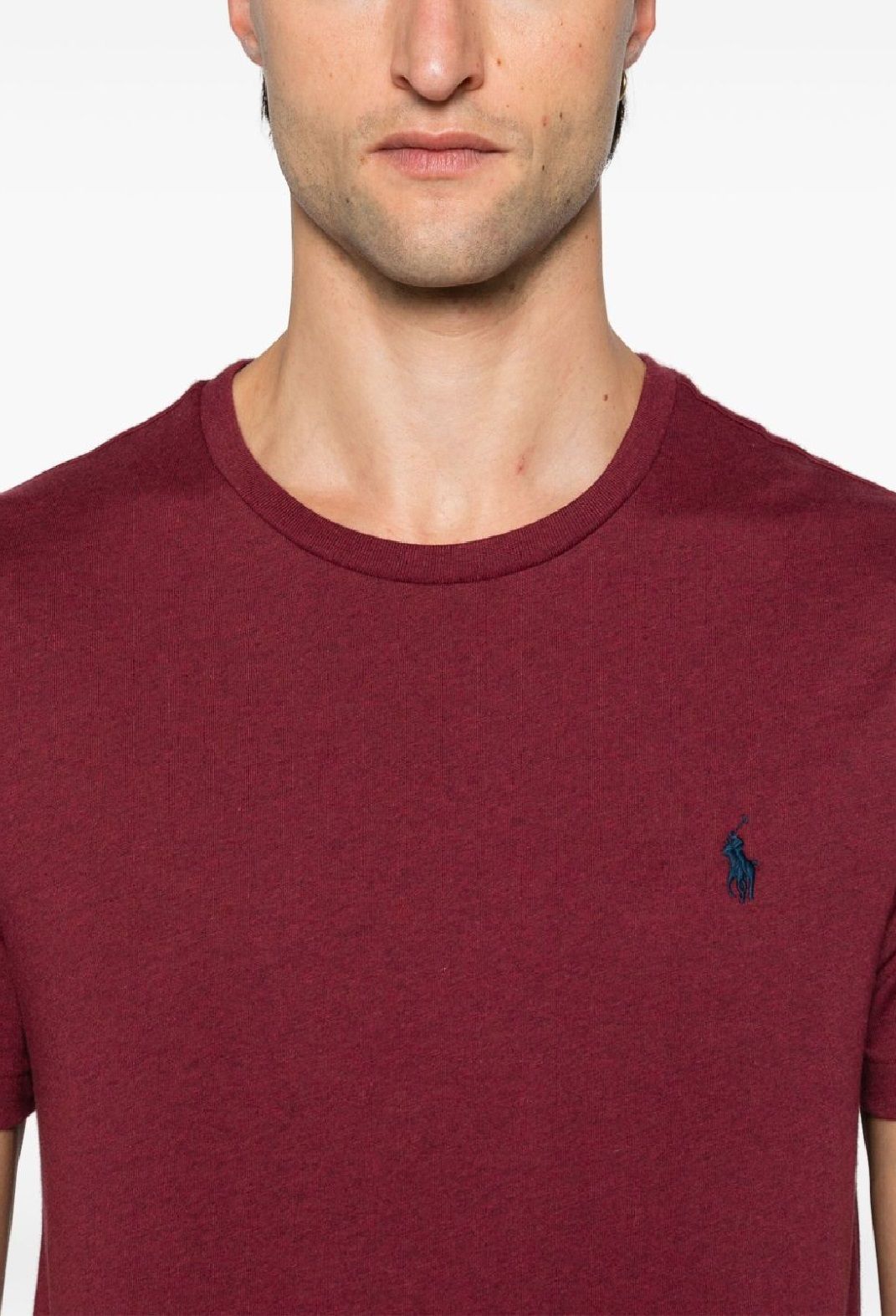 RALPH LAUREN Maglietta da uomo Aggiorna il tuo guardaroba con questa maglietta a maniche corte al 100% in cotone della collezione FW24 di RALPH LAUREN. Perfetta per l'uomo moderno.