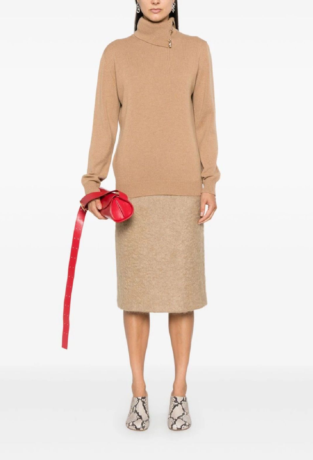 Fabiana Filippi Knitwear for Women Stay cozy and stylish with Fabiana Filippi's FW24 Knitwear - 100%WS for Women. Perfect for the colder seasons. Shop now!