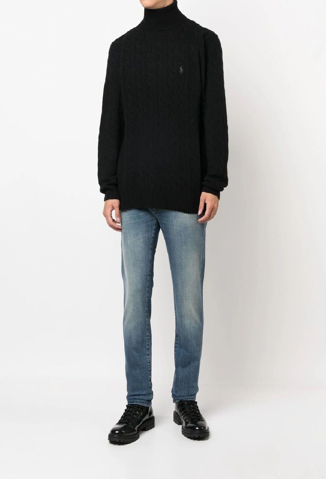 Ralph Lauren Pullover for man Stay warm and stylish with this luxurious wool and cashmere blend pullover from Ralph Lauren FW24. Perfect for men's knitwear collection.