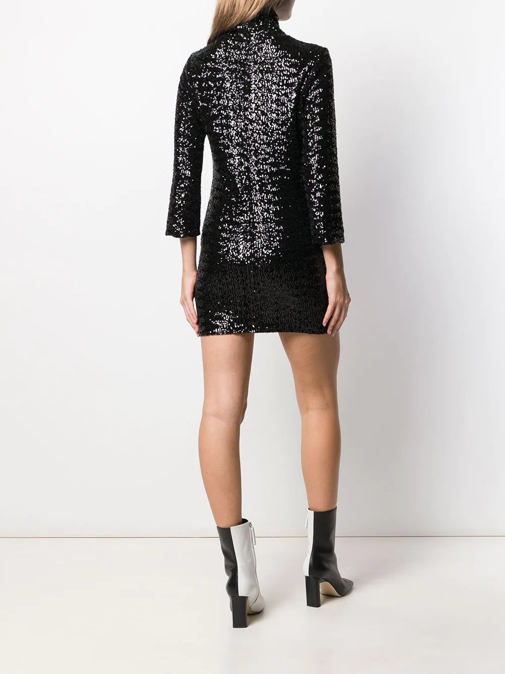 Abito FABIANA FILIPPI da donna  Un look favoloso con questo abito nero di FABIANA FILIPPI con dettagli in paillettes, maniche a 3/4 e interno foderato.