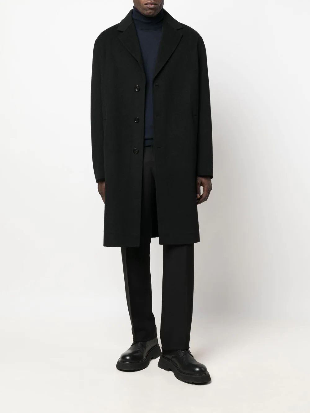 Maglione da uomo ROBERTO COLLINA Blu con collo a polo Scopri il maglione a collo alto blu di Roberto Collina per uomo. 100% WO. Maniche lunghe.