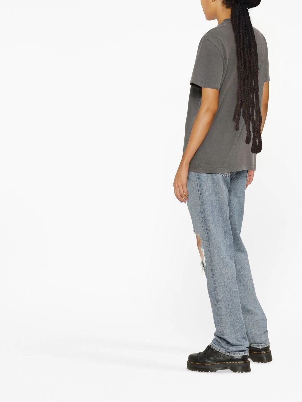 Golden Goose Maglietta da donna Aggiorna il tuo guardaroba con questa maglietta grigia impreziosita da cristalli di GOLDEN GOOSE DB. Realizzata al 100% in cotone, presenta maniche corte e un collo rotondo per un look elegante.