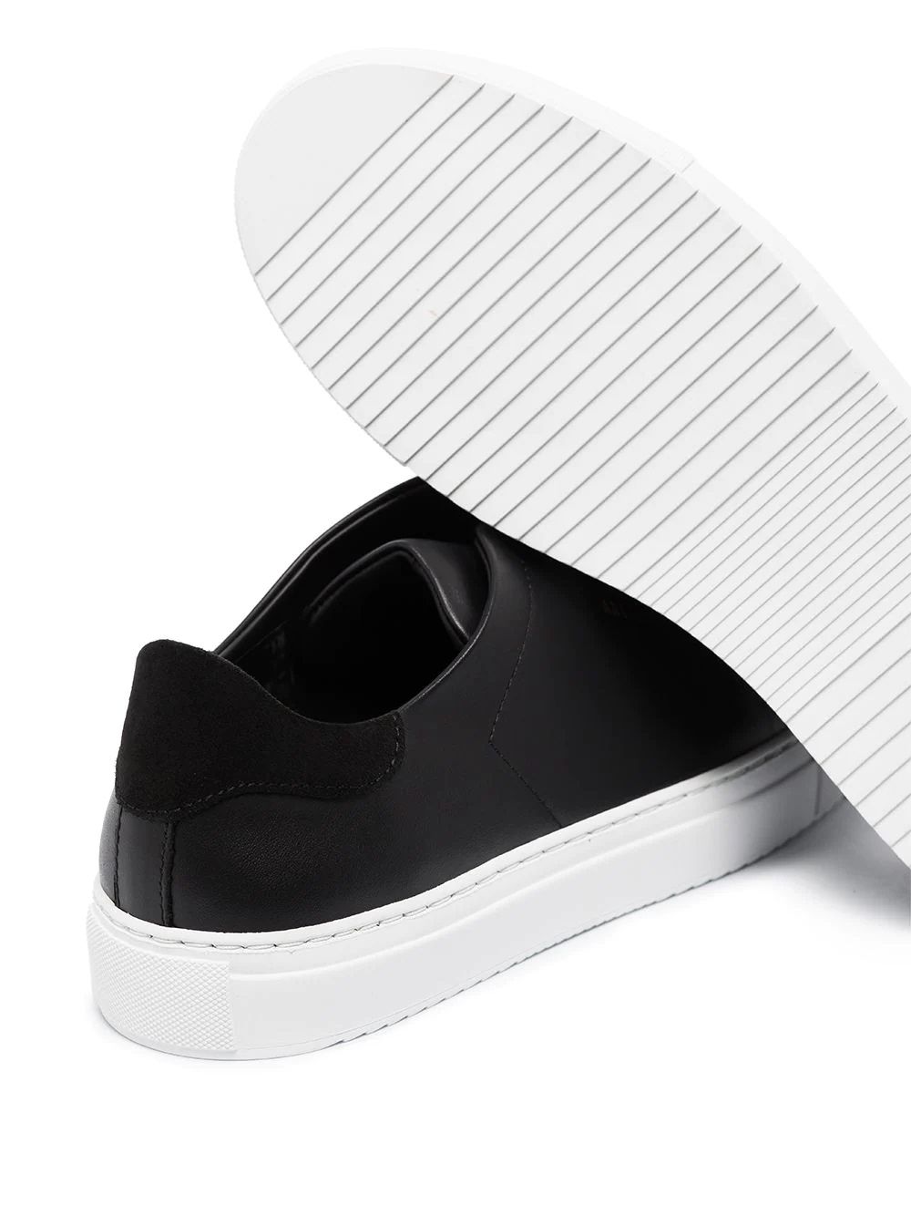 AXEL ARIGATO CLEAN 90 Women's Sneakers Upgrade your shoe game with these sleek leather sneakers from Axel Arigato. Featuring a lace closure and round toe, these black sneakers are a must-have for any fashion-forward woman. Made with 100% leather for durability and style.