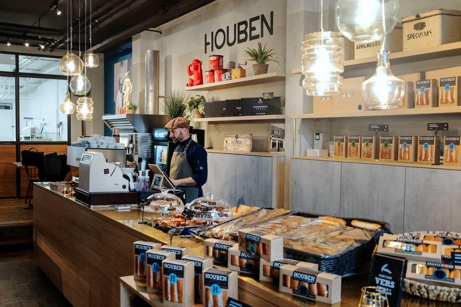 Bart Houben in zijn winkel Merlin Daleman