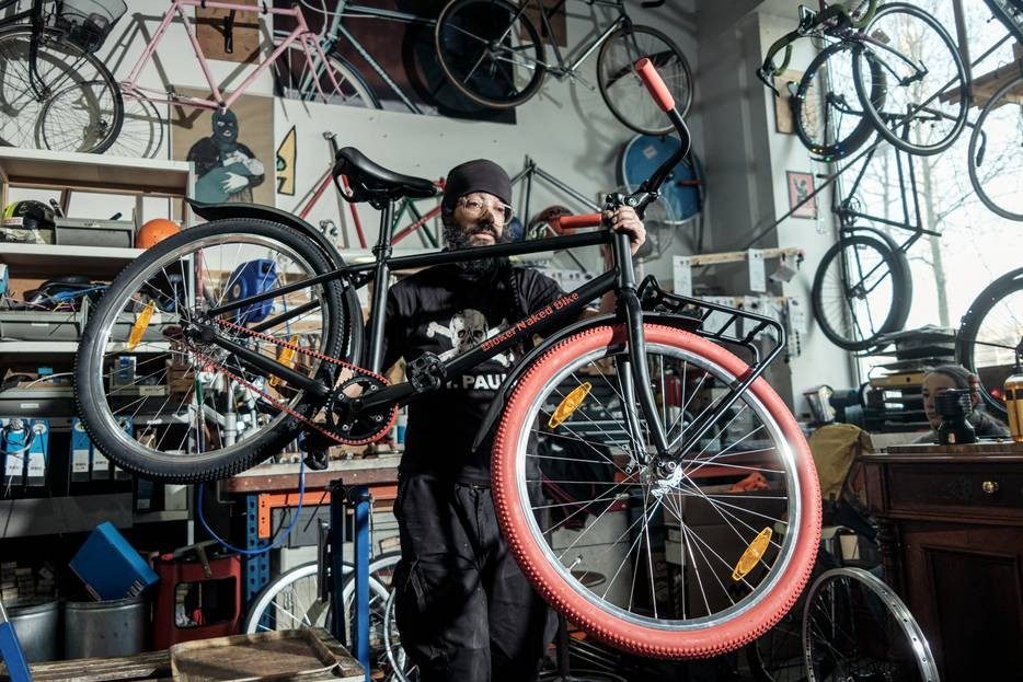 Bloker Naked Bikes van Van der Straaten