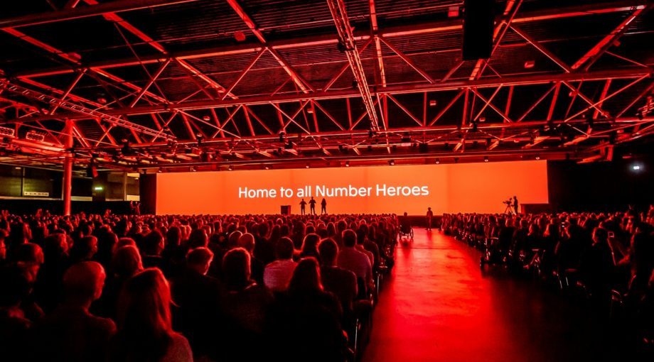 Exact Live podium Number Heroes