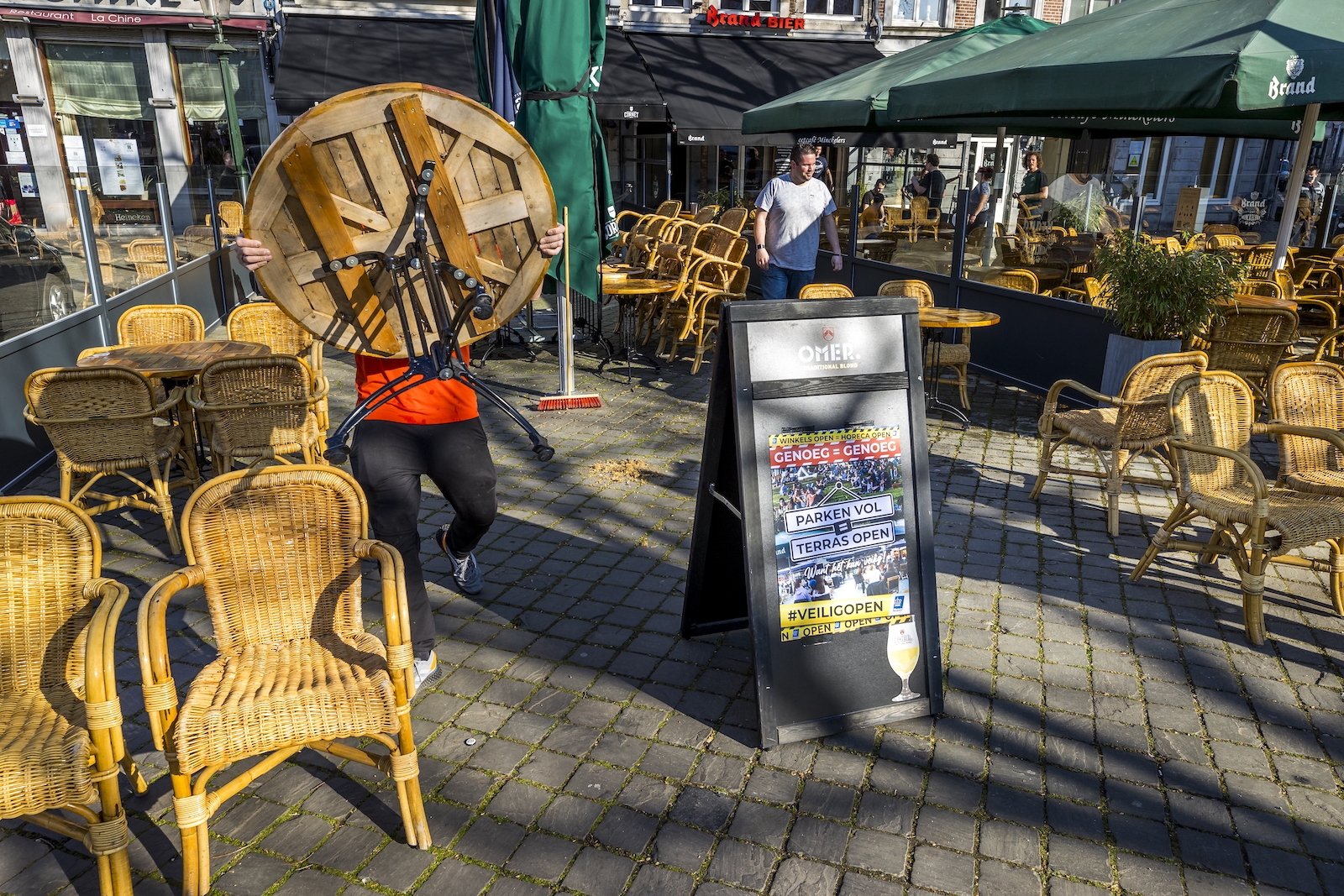 Maastricht terrassen horeca protest Rutte corona maatregelen