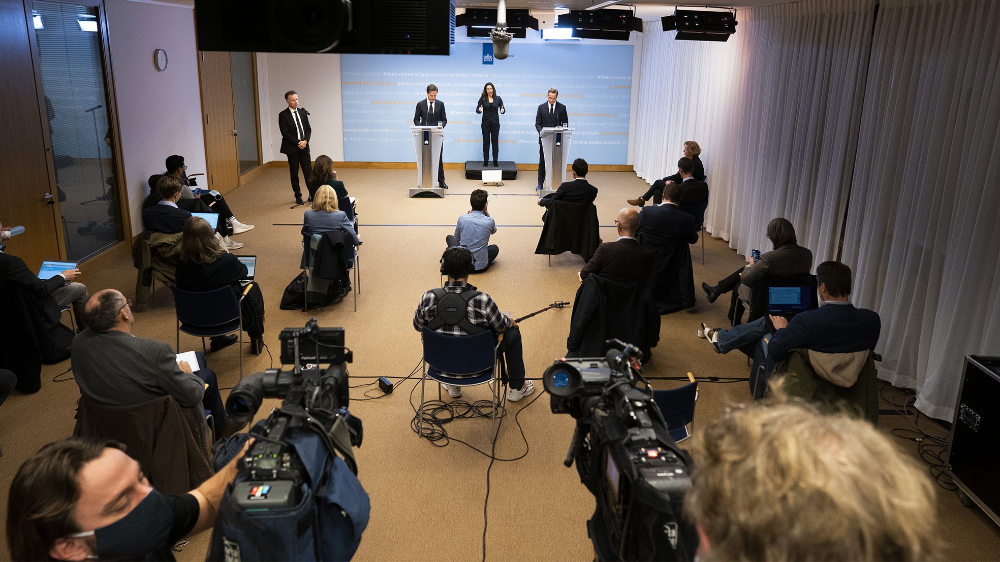 Persconferentie Rutte De Jonge december 1