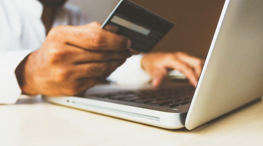 Betaling creditcard laptop rupixen unsplash