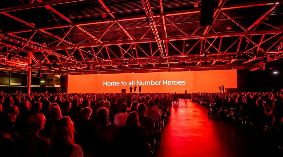 Exact Live podium Number Heroes
