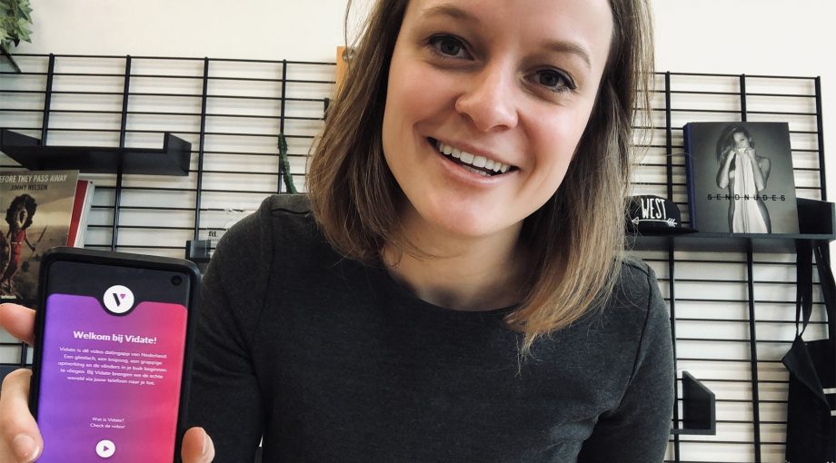Janet Vidate smartphone