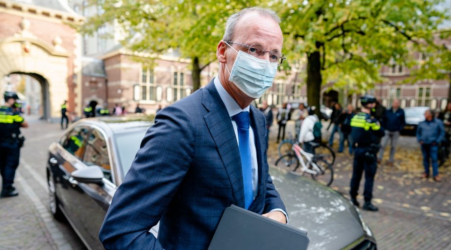 Klaas Knot DNB corona maatregelen mondkapje