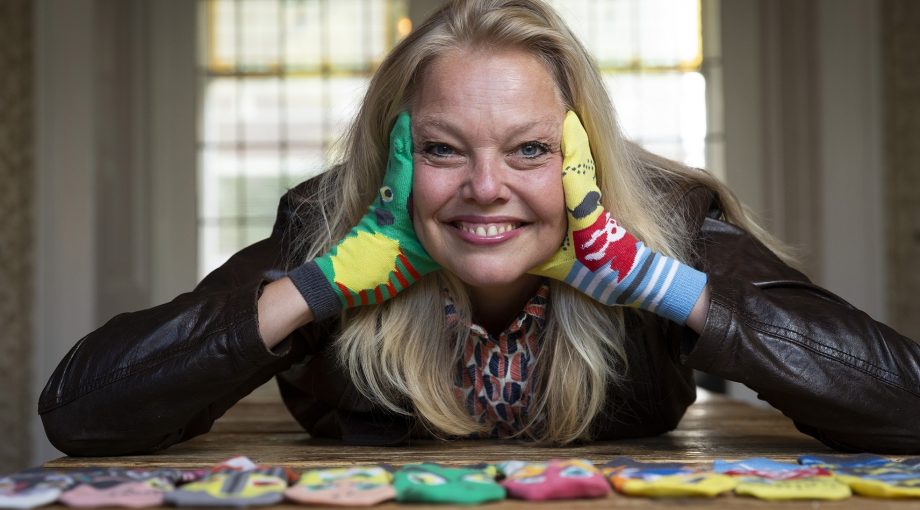 Nelleke Burg Walkytalkies sokken poppen