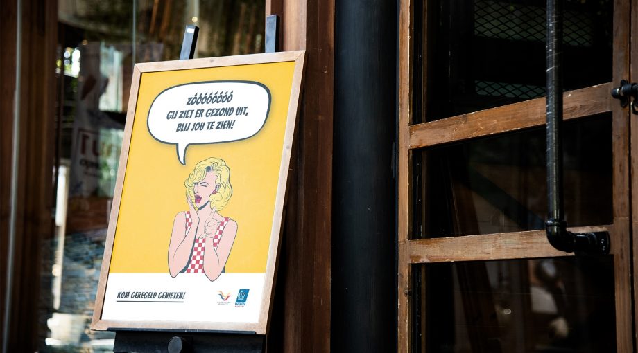Posters buiten KHN