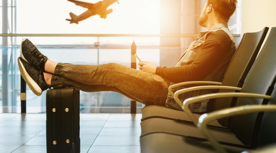 Vakantie vliegen reizen vliegtuig jeshoots unsplash trip