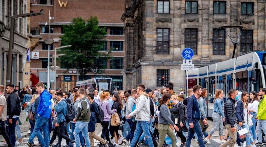 Amsterdam coronamaatregelen mondkapjes