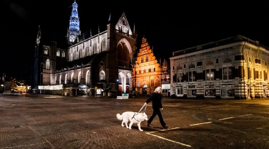 Avondklok lockdown corona haarlem hond