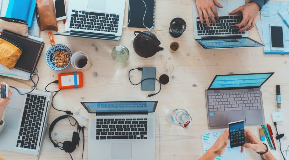 Bureau laptops werknemers development trends